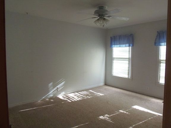 5th image of 818 Hutchins Ave