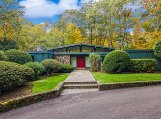 100 E Common Rd, Easton, CT 06612