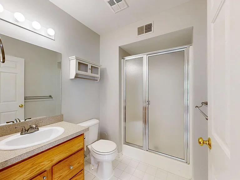 2718 S Knightsbridge Cir — Photo 12