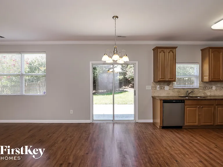 7347 Lamplighter Close Dr — Photo 5