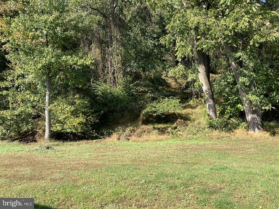 2nd image of 11 Duvall Ct