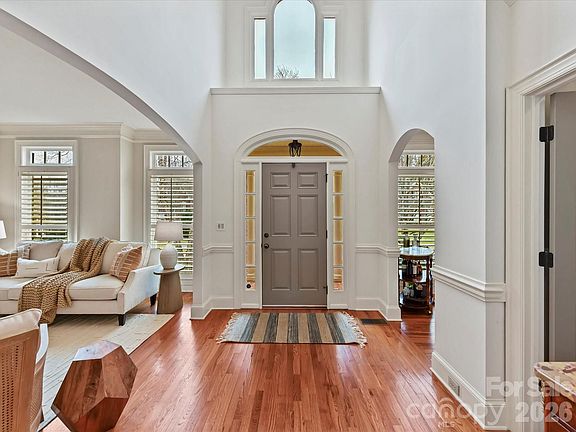 3rd image of 626 Hampshire Hill Rd