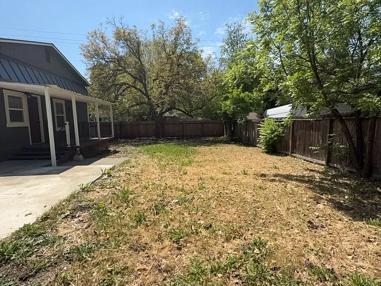 1202 NW Hawthorne Ave — Photo 18