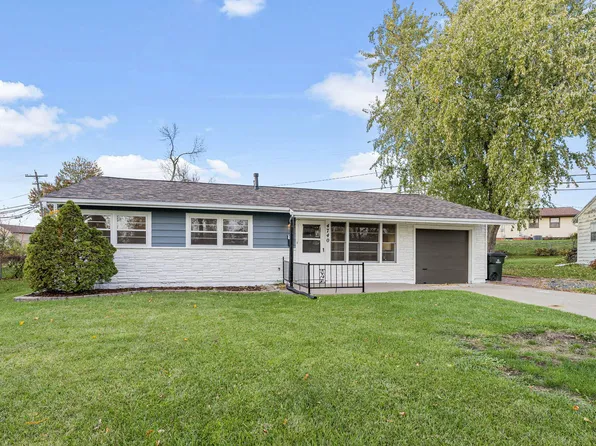 4740 Ford Ave NW, Cedar Rapids, IA 52405