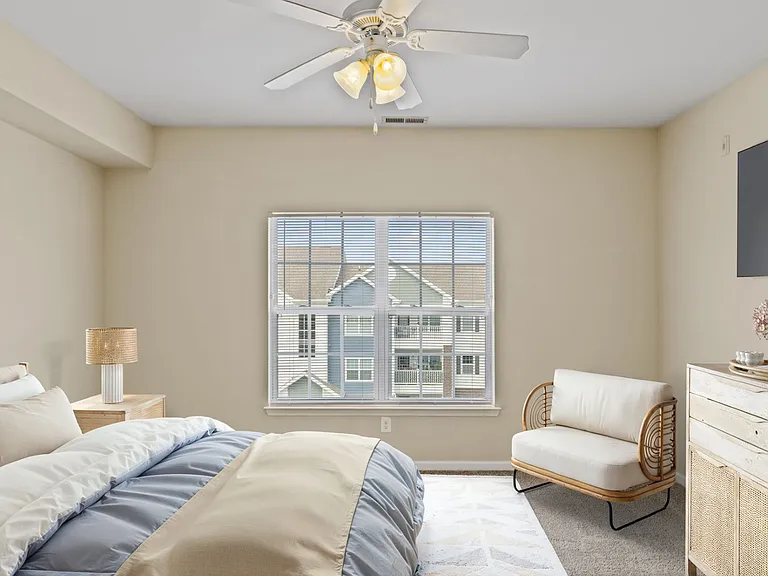 Summit - 3 Bed / 2 Bath - 1,330 Sq.Ft.