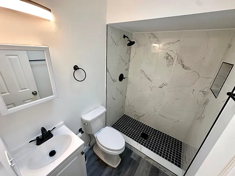 933 Bryan Ct — Photo 1