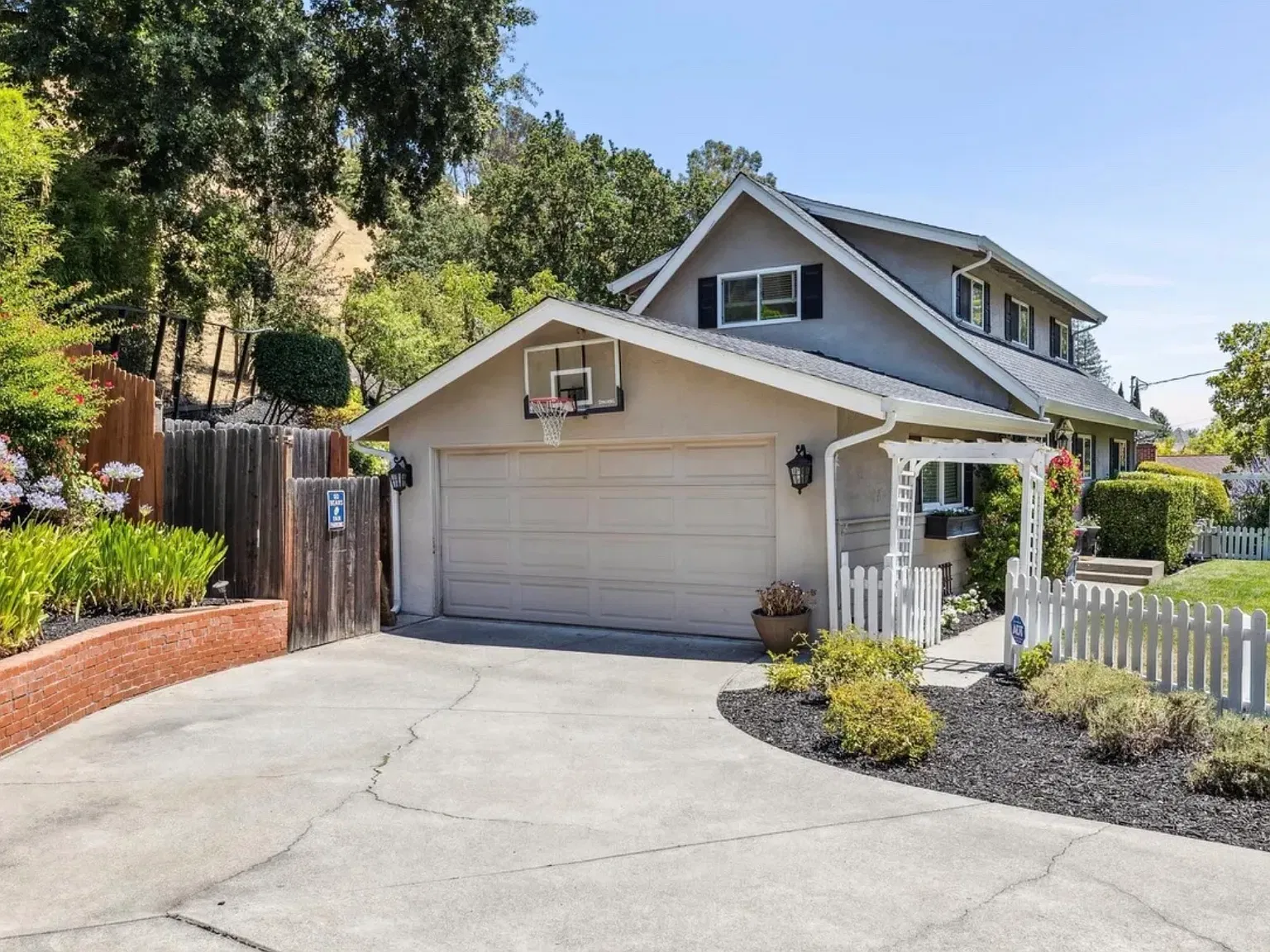 4 bed, 1840 sqft, $6,750 — Photo 3
