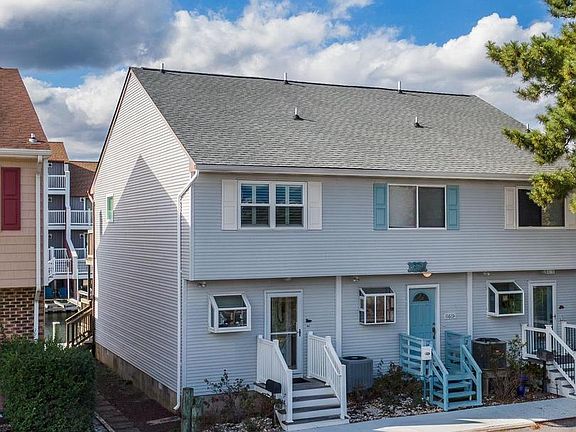 3rd image of 11613 Windward Dr #A