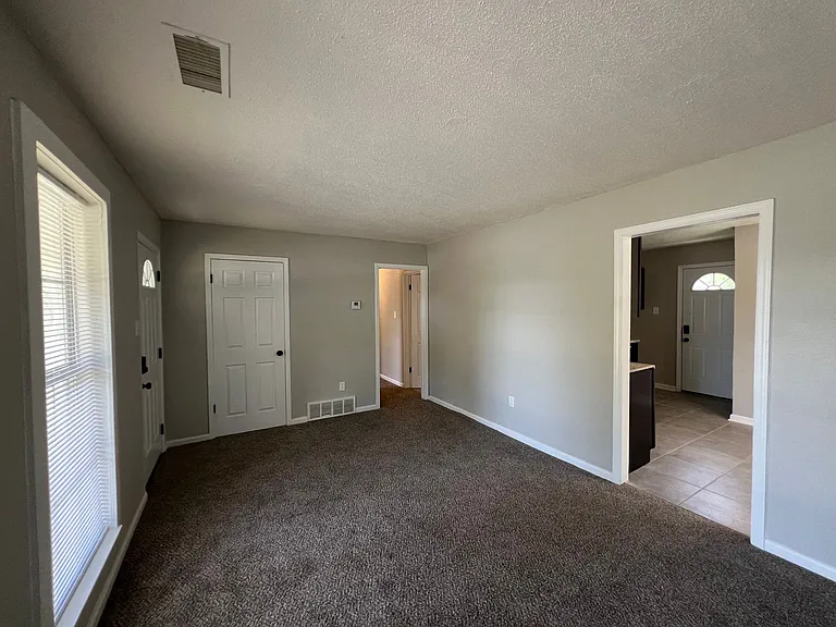 571 Loraine Rd — Photo 16