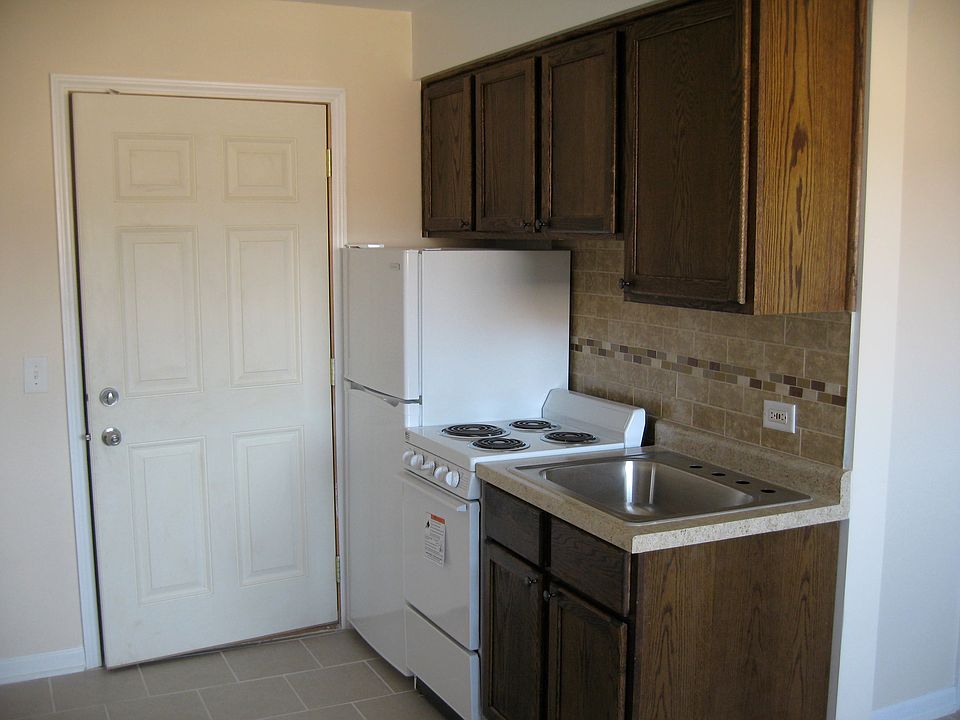 2nd image of 3002 Ruth St APT 7