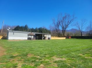 164 Peters Hollow Rd, Elizabethton, TN 37643