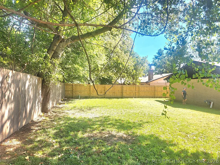 122 W Kent St — Photo 17