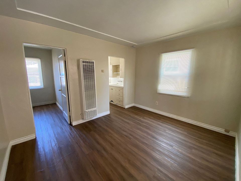 1st image of 3042-3052 1/2 Adams Ave #3048