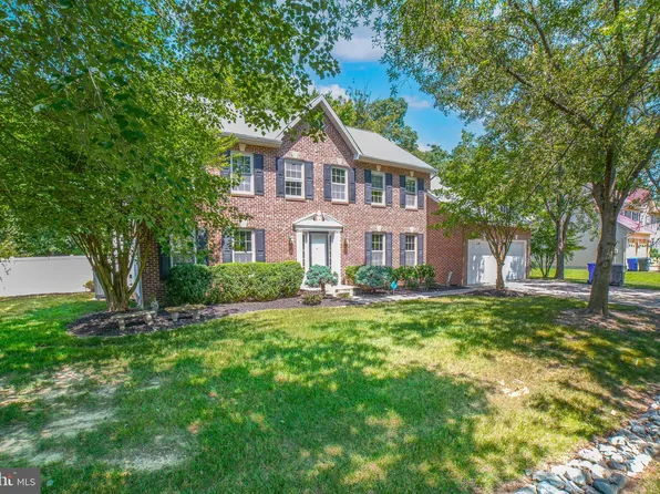 12204 Holm Oak Dr, Waldorf, MD 20601