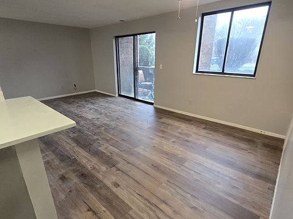 4th image of 5425 Bluesky Dr Unit 13