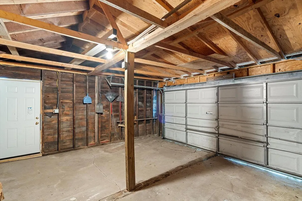 Building Photo - 2837 N 16th St
