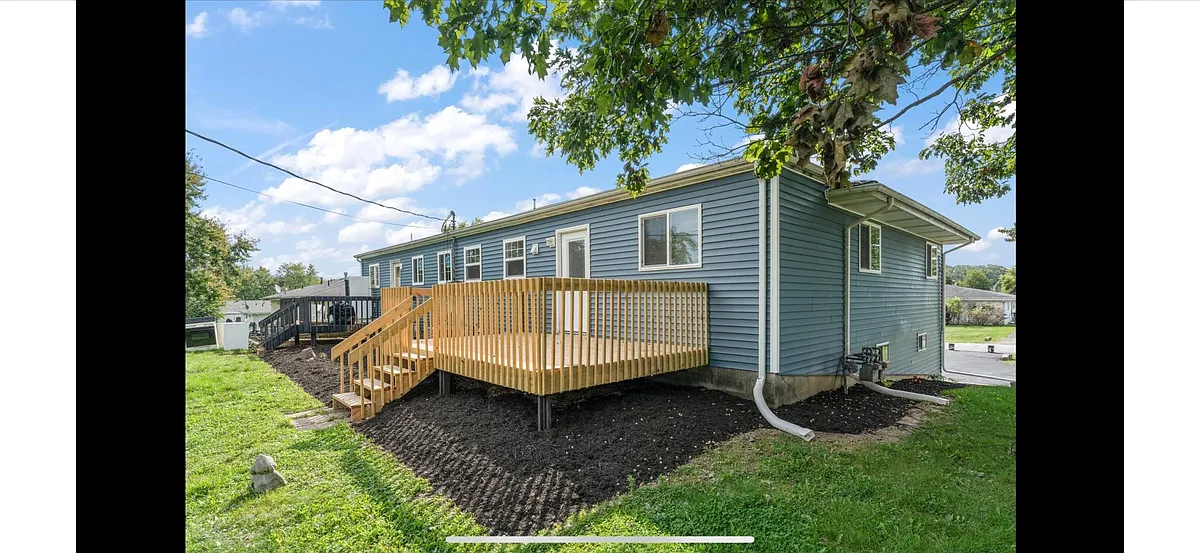 Building Photo - 2458 Marshall Dr