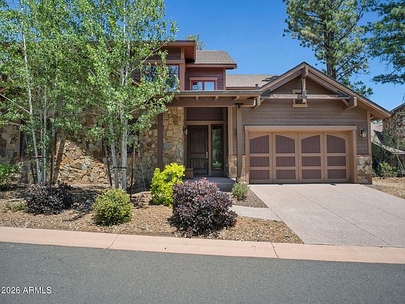 3rd image of 1531 E Castle Hills Drive