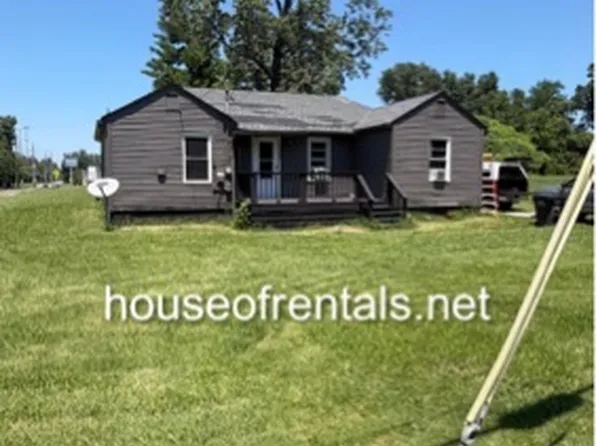 1902 Old West Main St, Carbondale, IL 62901