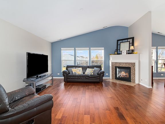 4th image of 24964 W Gates Ln