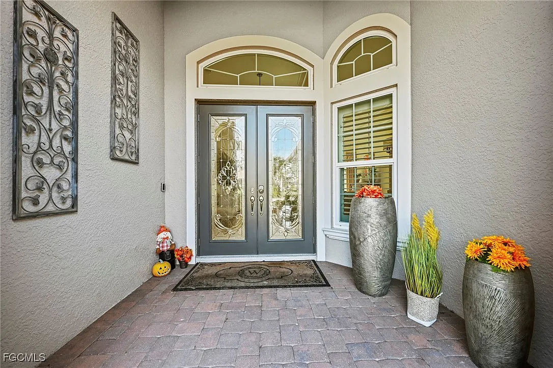 3 bed, 2.0 bath, 2099 sqft, $4,500 — Photo 4