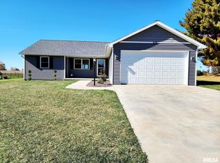 626 S State Rd, Mendon, IL 62351