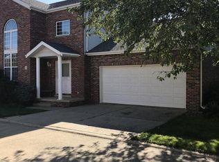 200 N Fayette St APT 2, El Paso, IL 61738