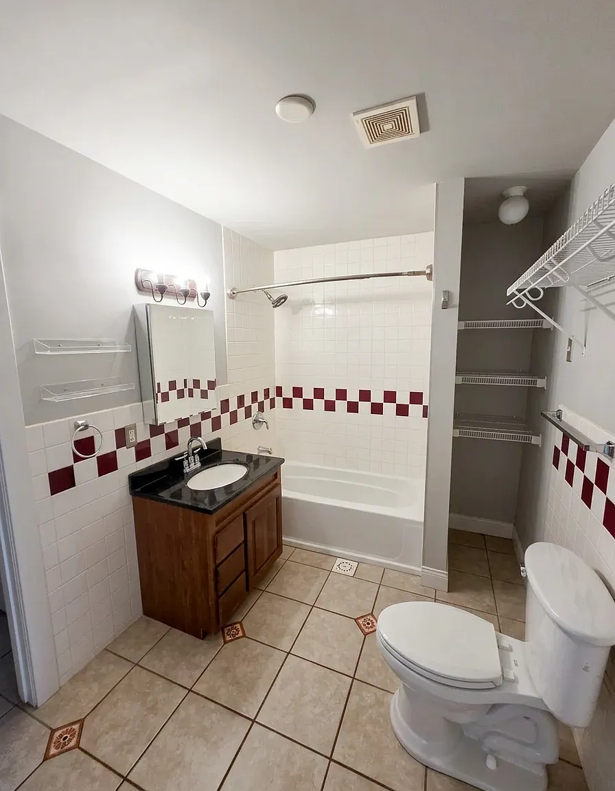 Studio, 786 sqft, $1,500 — Photo 3
