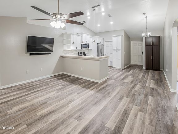 5th image of 1535 10th Ave