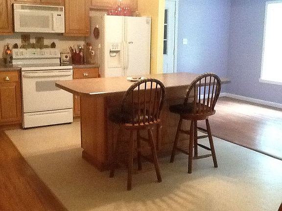 3rd image of 90 Mariama Ln
