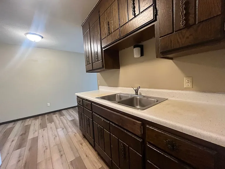 83 Arlington Ave West — Photo 4