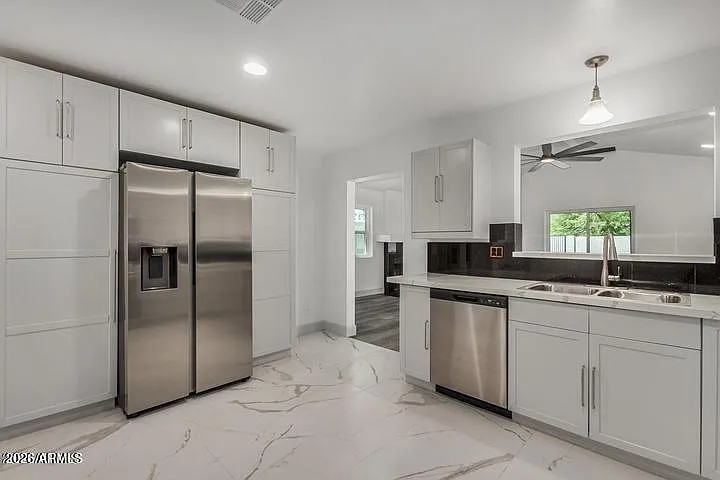 1008 W Watson Dr — Photo 8
