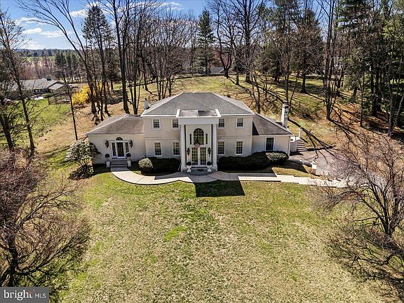 4th image of 116 Deerpath Ln