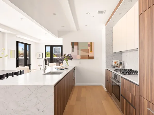 630 Grand Avenue 206 image 3 of 12