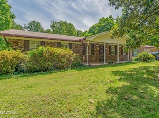 1623 Bluff Rd, Harriman, TN 37748