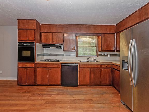 3rd image of 5901 Hallwood Ct