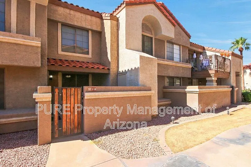 2 bed, 2.0 bath, 1084 sqft, $1,550 — Photo 2