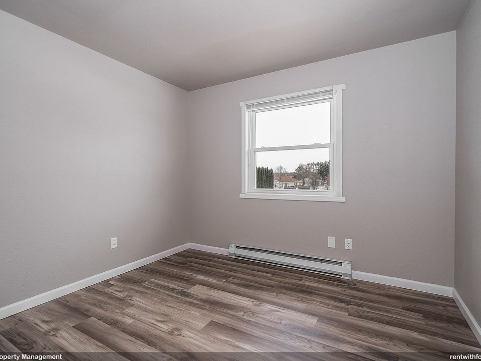 1508 Cedar Street Apartment Rentals New London, WI Zillow