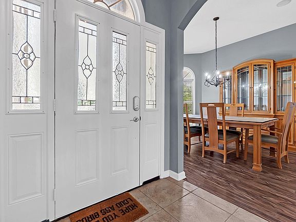 4th image of 828 Grandee Cir