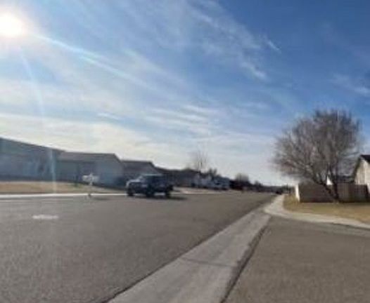 Exterior Neighborhood (street photo)