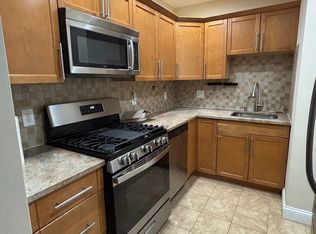 300 Tremont St APT 15, Newton, MA 02458