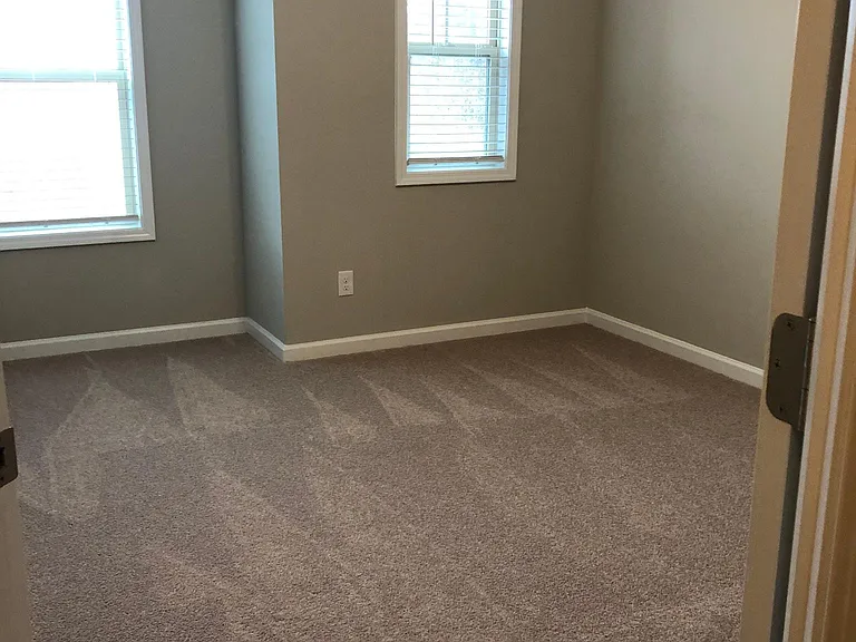 1229 Foxcroft Ln — Photo 18