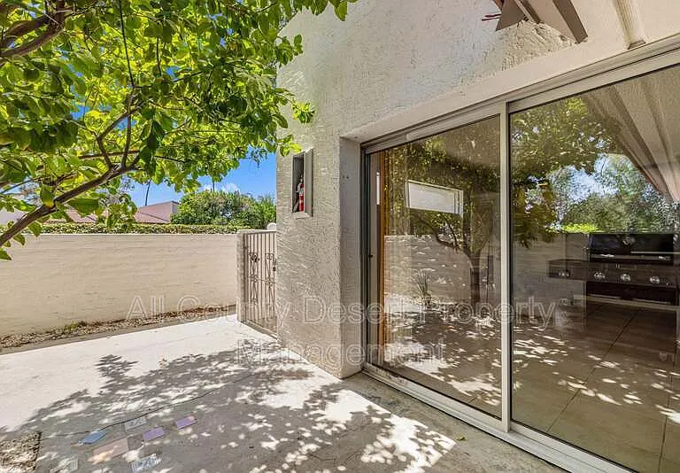 2504 N Whitewater Club Dr #C — Photo 17