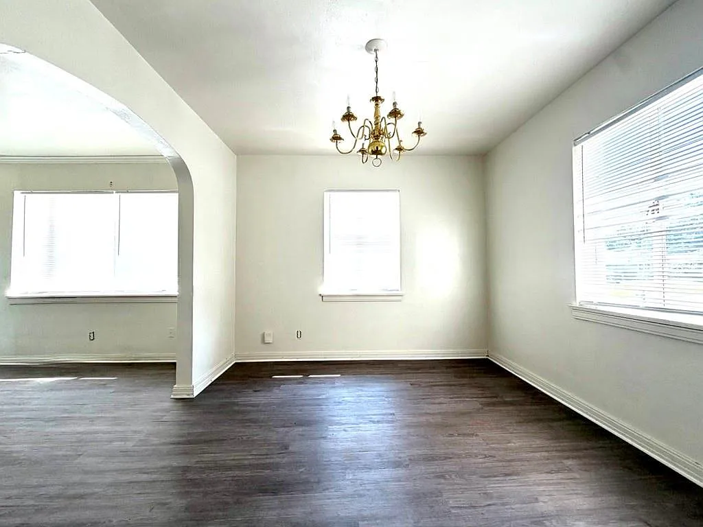 3 bed, 1.0 bath, 1005 sqft, $1,295 — Photo 4