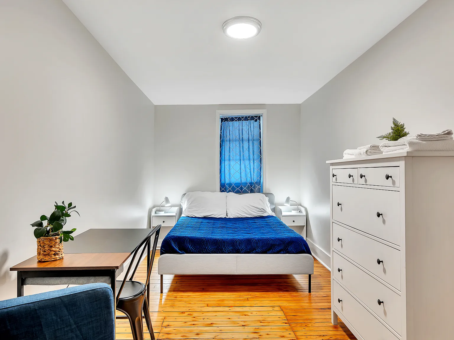 2 bed, 1000 sqft, $2,300 — Photo 2