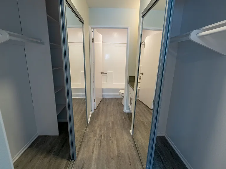 2039 North Las Palmas Ave — Photo 35