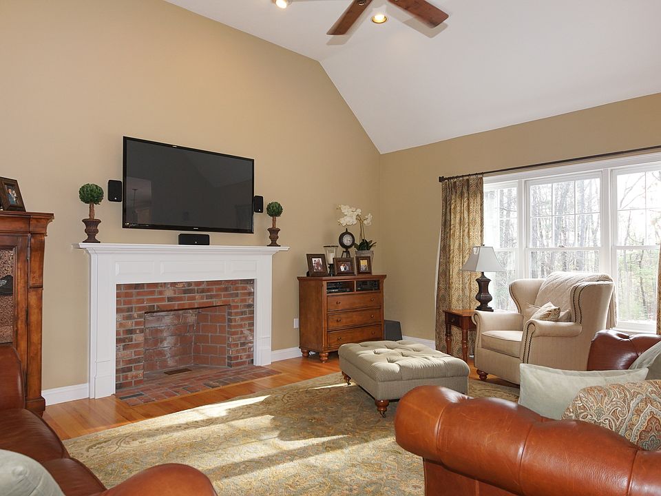 64 Colonial Dr, Shrewsbury, MA 01545 Zillow