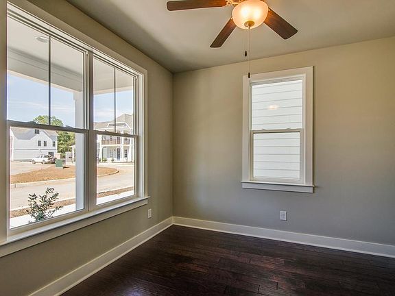 3rd image of 773 Cottage Park Dr