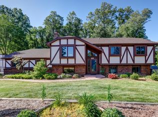 5254 Navajo Trl, Pinckney, MI