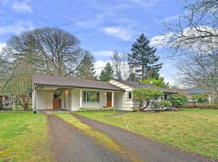 385 Weaver Rd NW, Bainbridge Island, WA 98110